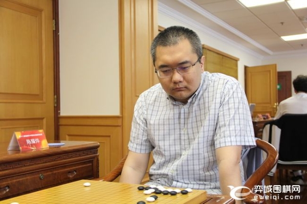 倡棋杯柯潔戰勝黨毅飛 羋昱廷江維杰王星昊進四強