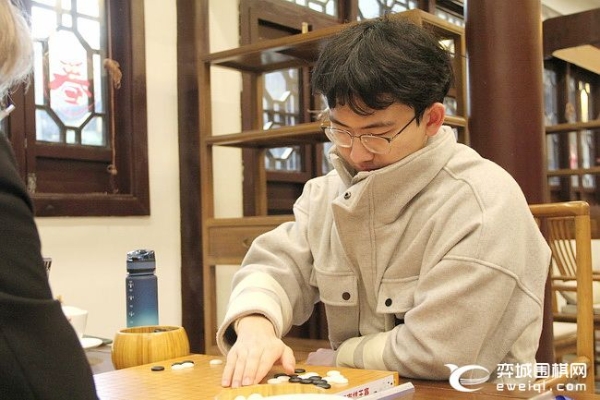 西南棋王赛柯洁完胜丁浩三进决赛 将与范廷钰争冠