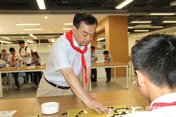 与围棋国手面对面 王汝南等走进长兴华盛达实验学校