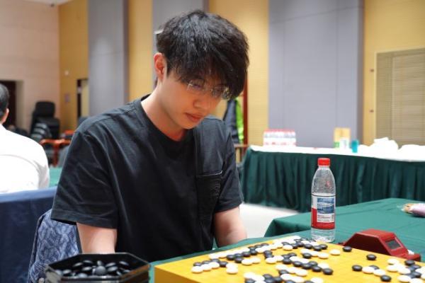 谢科罚四点憾负连笑 王星昊芈昱廷等晋级倡棋杯八强