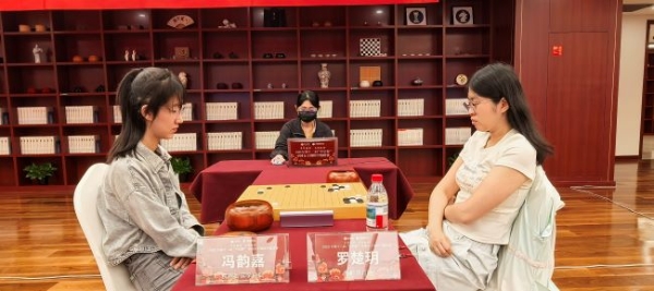 女甲第五轮唐嘉雯战胜吴依铭 成都银行升至第二