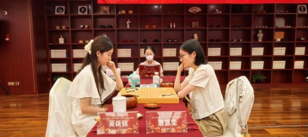 女甲第五轮唐嘉雯战胜吴依铭 成都银行升至第二