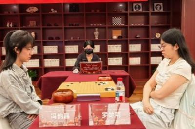 女甲第五轮唐嘉雯战胜吴依铭 成都银行升至第二