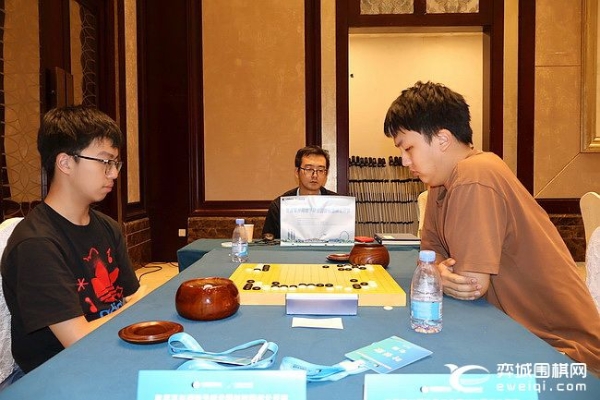 首届嘉兴周懒予杯赛程过半 叶长欣周子弈全胜领跑