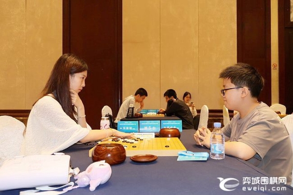 首届嘉兴周懒予杯赛程过半 叶长欣周子弈全胜领跑