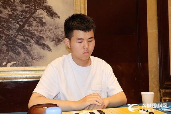 首届嘉兴周懒予杯赛程过半 叶长欣周子弈全胜领跑