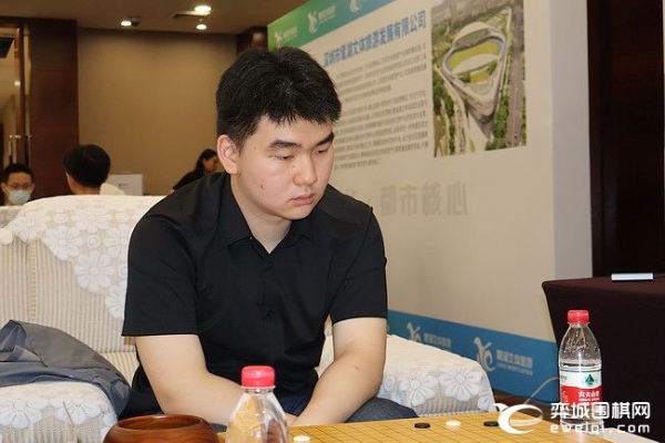 深圳龙华赛季首个主场 柯洁沈沛然联手战平上海清一