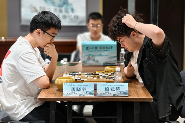 棋圣战时越李轩豪杨鼎新出局 芈昱廷丁浩等晋级八强