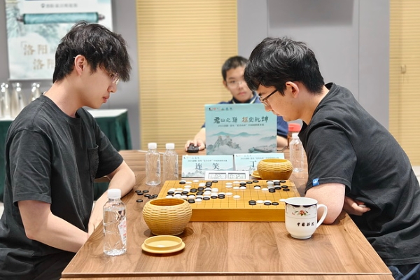 棋圣战时越李轩豪杨鼎新出局 芈昱廷丁浩等晋级八强