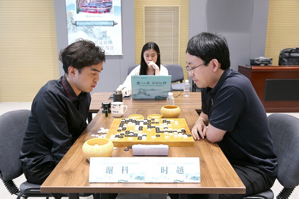 棋圣战时越李轩豪杨鼎新出局 芈昱廷丁浩等晋级八强