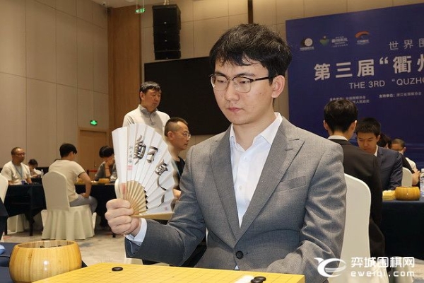 辜梓豪擒卞相壹 丁浩逆转姜东润 16强中国占14席
