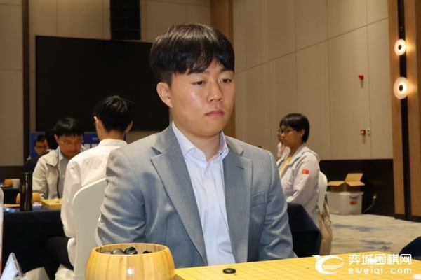 辜梓豪擒卞相壹 丁浩逆转姜东润 16强中国占14席