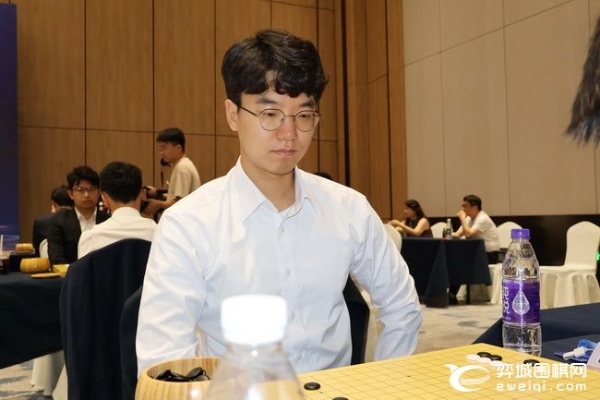 辜梓豪擒卞相壹 丁浩逆转姜东润 16强中国占14席