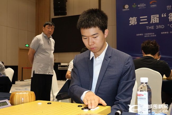 辜梓豪擒卞相壹 丁浩逆转姜东润 16强中国占14席