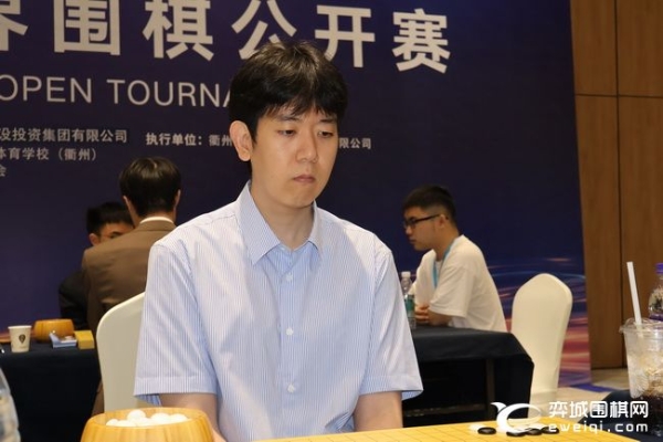 辜梓豪擒卞相壹 丁浩逆转姜东润 16强中国占14席