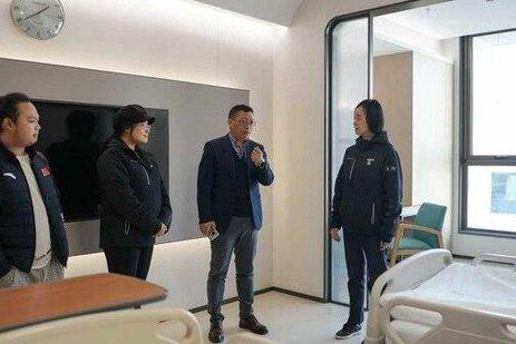 北京市冰球运动协会领导莅临北京宜和医院参观指导 一起为冰球小将的健康保驾护航
