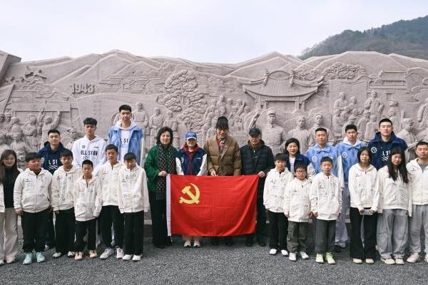 青出于篮再出发：东鹏补水啦携姚基金助力乡村孩子登上CBA全明星舞台 