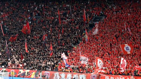 同一夜，同一位赞助商：当重庆铜梁龙遇上北京国安，“康玛士德比”成中超新话题