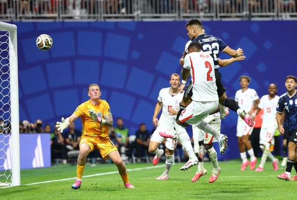绝境逆转！阿根廷 2-1 英格兰！卫冕阿根廷再闯决赛！