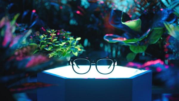 出道即巅峰，TCL雷鸟创新智能眼镜与EDG一起拓展现实新边界