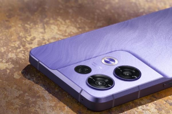 夏日浪漫配色，OPPO Reno8系列鸢尾紫正式开售！双芯人像摄影加持
