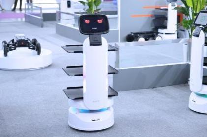 九号机器人全系产品空降南京，集体亮相2022酒店博览会 
