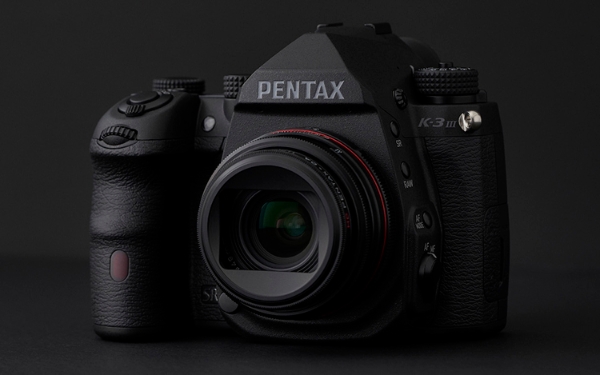 Pentax-Monochrome-DSLR-camera-3-1.jpg