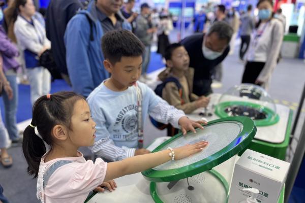 大模型、火箭等集中亮相 北京科技周打造“科技盛宴”