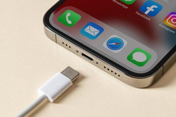 苹果将考虑为iPhone 15引入USB 4.0芯片：最高速度可达40Gbps