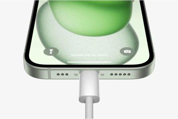 ‌iPhone 15可以‌直接为AirPods或Apple Watch充电