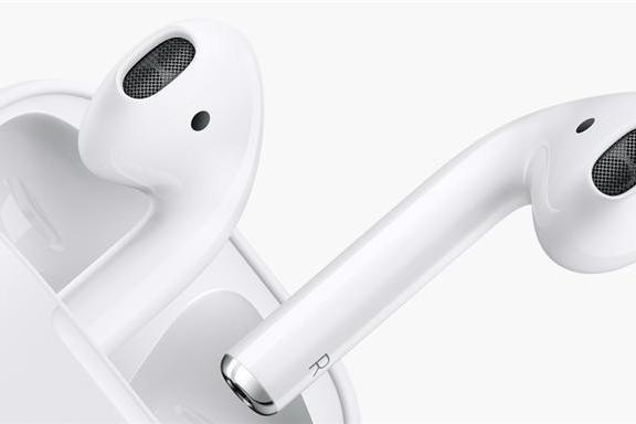 苹果或今年发布两款AirPods 4，高配版充电盒配有扬声器及主动降噪