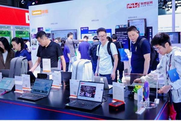 MWC上海“AI”持续爆火，西部数据构建坚实存储基座