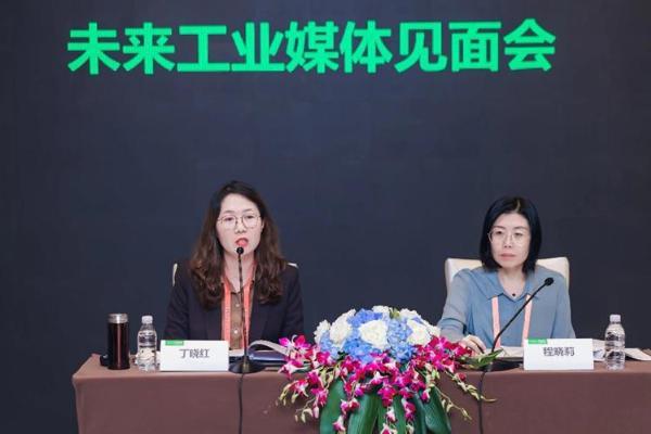 自动化与AI齐头并进 工博会施耐德电气高管畅谈工业发展未来