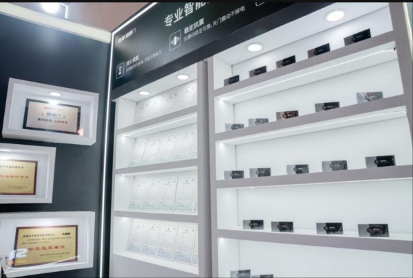 从23项专利到18000次开锁：一个电池品牌如何重新定义行业标准