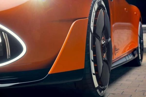最丑奔驰来了？AMG GT XX正式亮相，颜值不行，技术逆天！