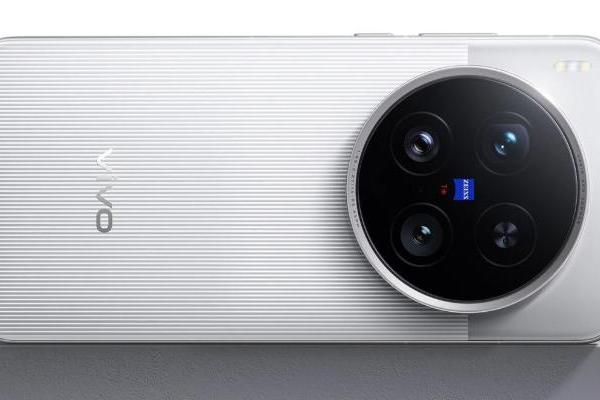 vivo X300 Ultra曝光:将采用索尼独家相机技术