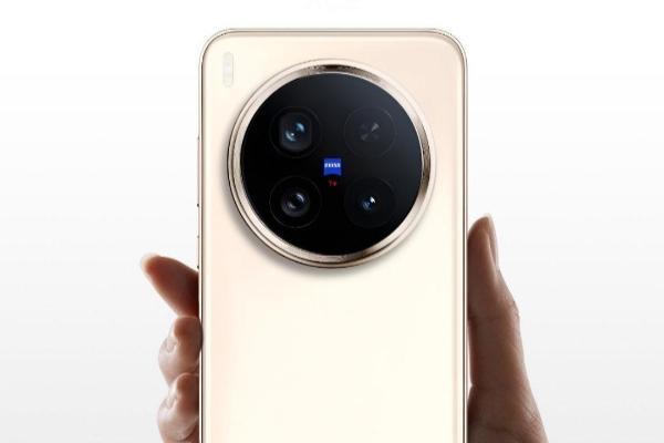 消息称 vivo X300 Pro搭载天玑9500芯片与7000mAh超大电池