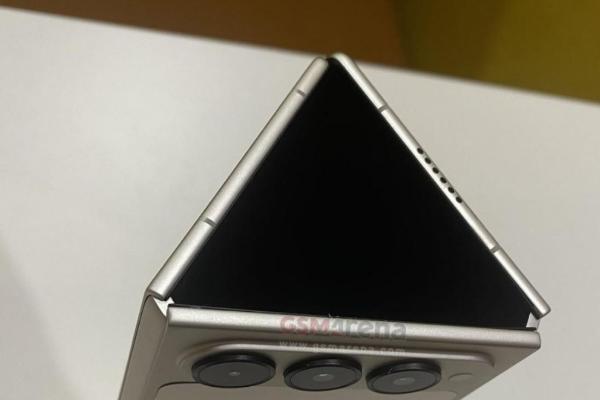 传音新款三折叠概念机Phantom Ultimate G Fold 预计7月中旬亮相