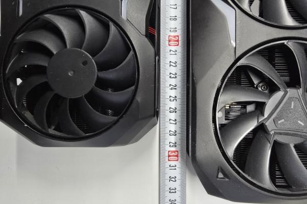 AMD胎死腹中的顶级显卡——“7990 XTX”散热器曝光，3x8Pin供电