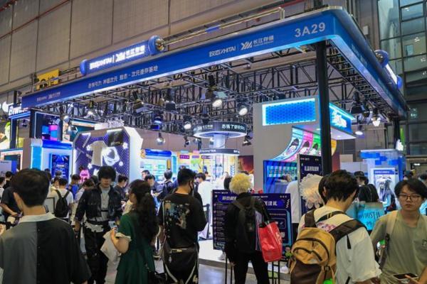 致态全家福亮相BW2025：致态TiPro9000《黑神话：悟空》联名版全场吸睛