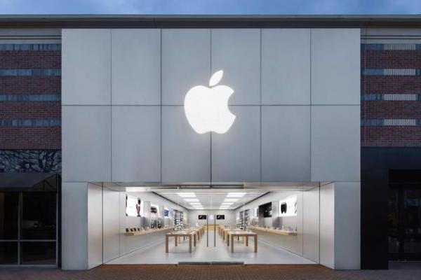传iPhone 18标准版推迟到2027年发布 与iPhone 18e内斗