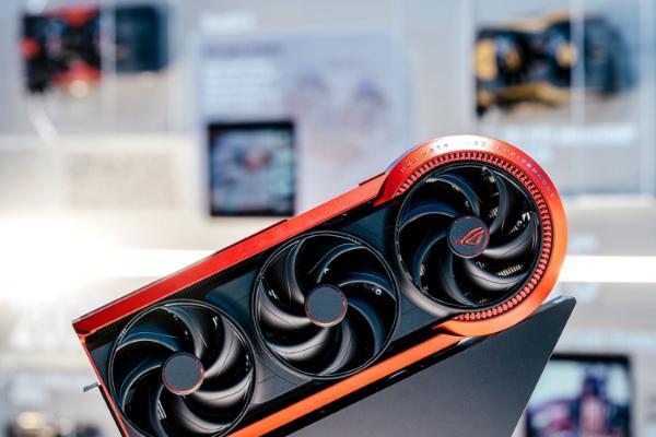 纯风冷散热，功耗800W，华硕推出ROG Matrix RTX 5090纪念版显卡