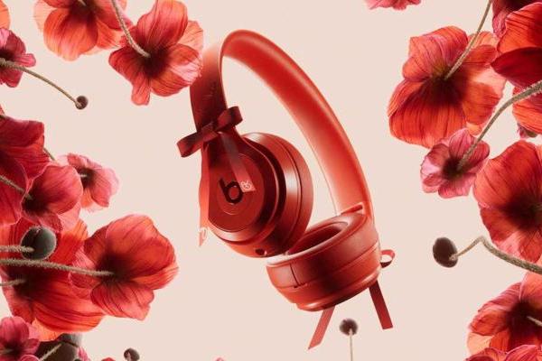 苹果宣布与韩国歌手金珍妮合作 推出限量版 Beats Solo 4