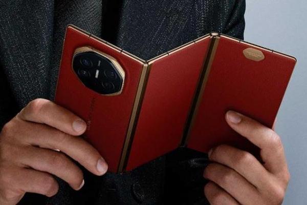 华为首次超越三星，2025上半年全球折叠手机出货量排名第一