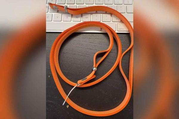 疑似新配件斜挎带（挂绳）曝光 配合iPhone新保护壳使用