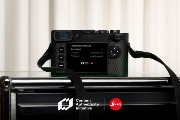 Leica-M-EV1-camera-with-EVF-3.jpg.jpg