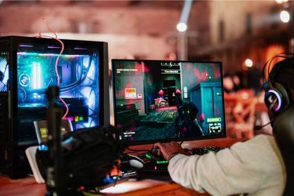 黄仁勋出席GeForce玩家节，称没有韩国网吧和电竞就没有英伟达