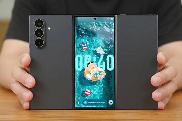三星首款三折叠Galaxy Z TriFold，价格或将超过华为，但仅可单屏或三屏