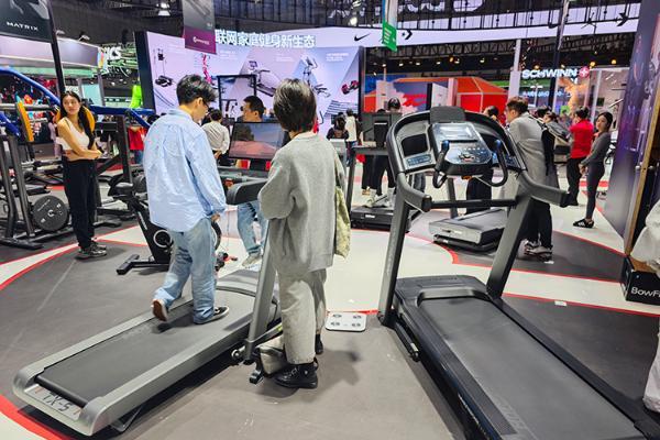 AI加持健身器材是什么体验？乔山在2025进博会给你答案