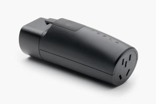 特斯拉Model Y L上线外放电功能，每个车主都免费送！